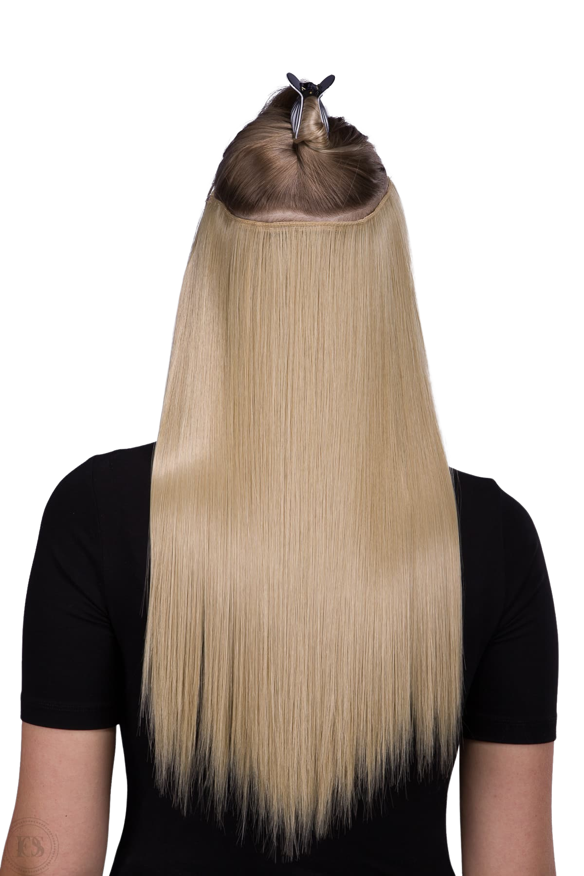 Hårband med rakt hår i naturligt blond nyans, långt och glansigt.