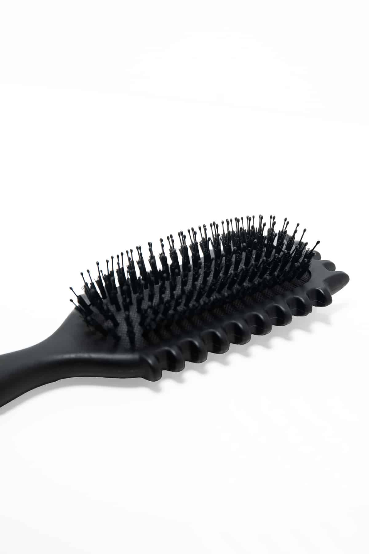 Detaljbild av Bounce Curl Define Brush – borste för naturliga lockar, tik tok