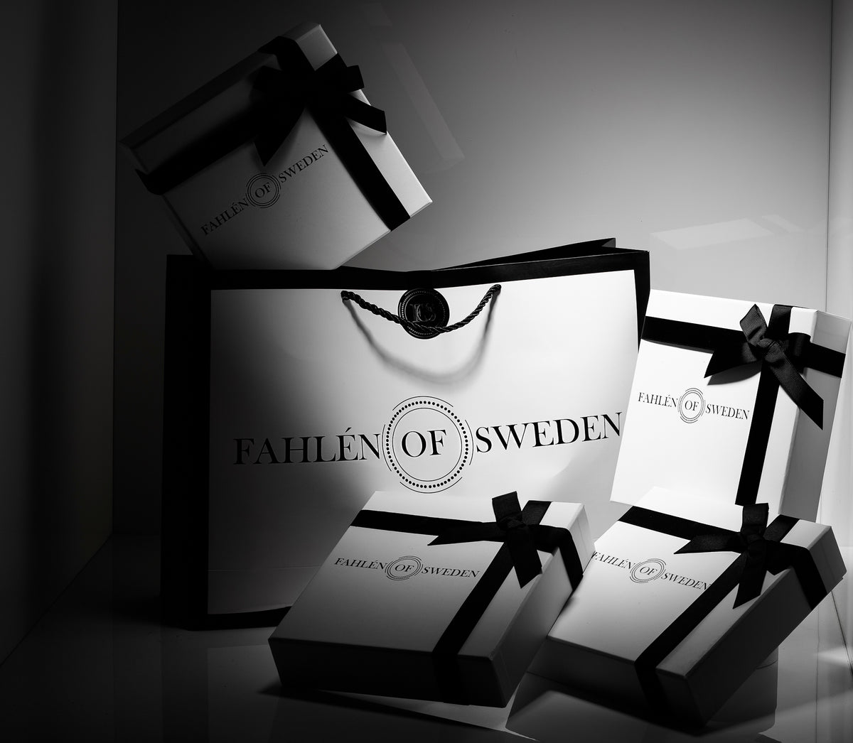 Flertalet presentboxar, GIFT