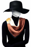 scarf i varma toner av guld, beige och rostbrunt. Lyxigt skimrande tyg med mjuk glans som ger en exklusiv, tidlös och sofistikerad stil.